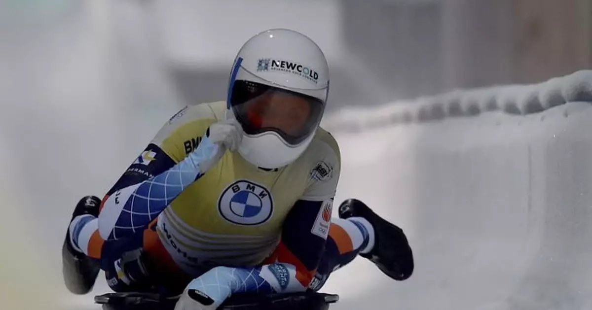 Dukurs, Bos close in on World Cup skeleton overall titles