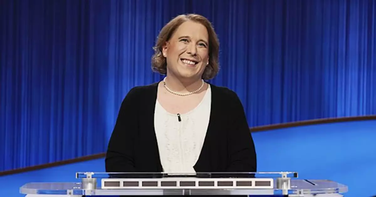 &#039;Jeopardy!&#039; champ Amy Schneider opens a new chapter for show