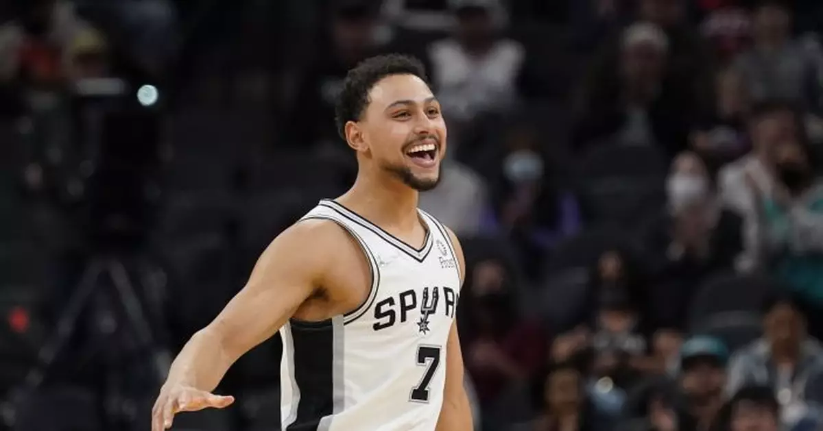 AP source: Nuggets to get Forbes from Spurs in 3-team trade