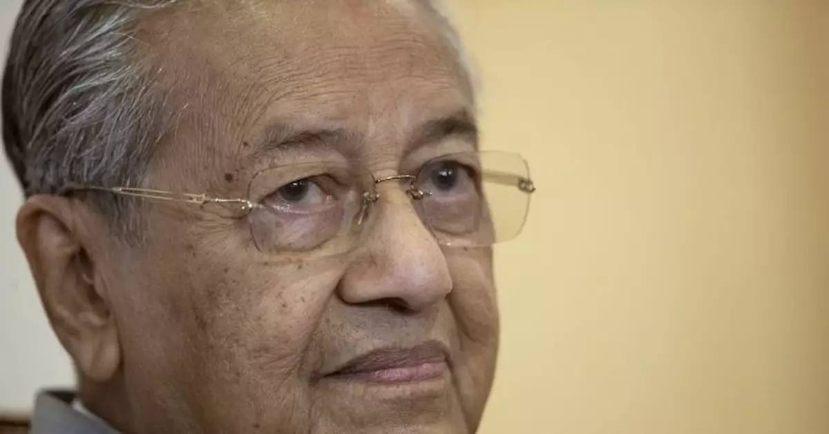 Malaysia&#039;s ex-PM Mahathir on road to recovery in hospital