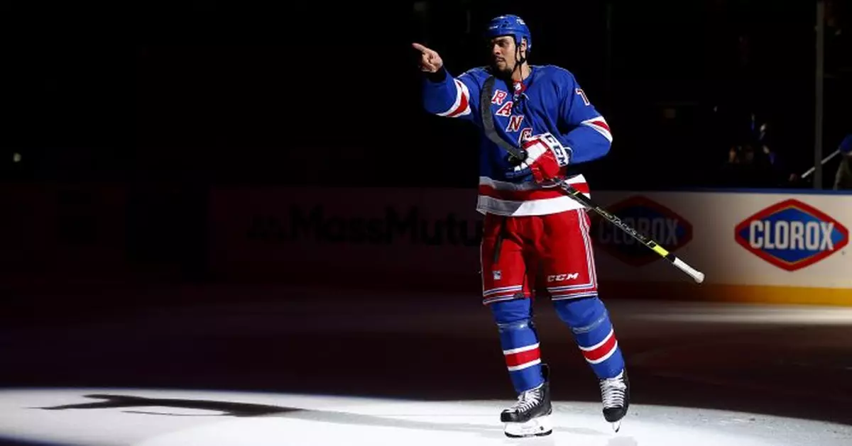 Rangers use 3-goal third period to blow past Maple Leafs 6-3