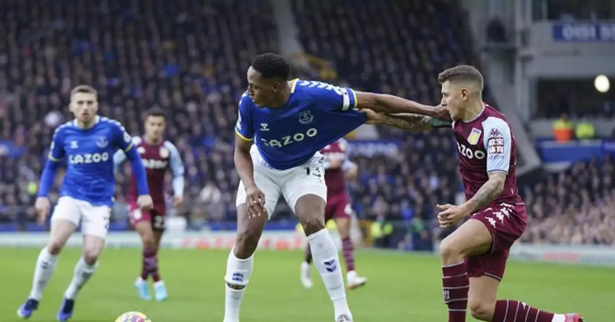 Digne hit by bottle thrown from crowd on return to Everton