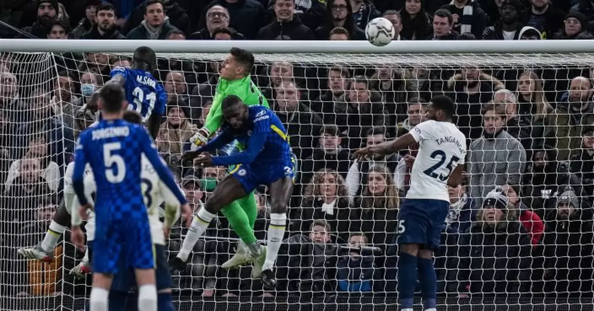 Chelsea finishes job against Spurs to reach League Cup final