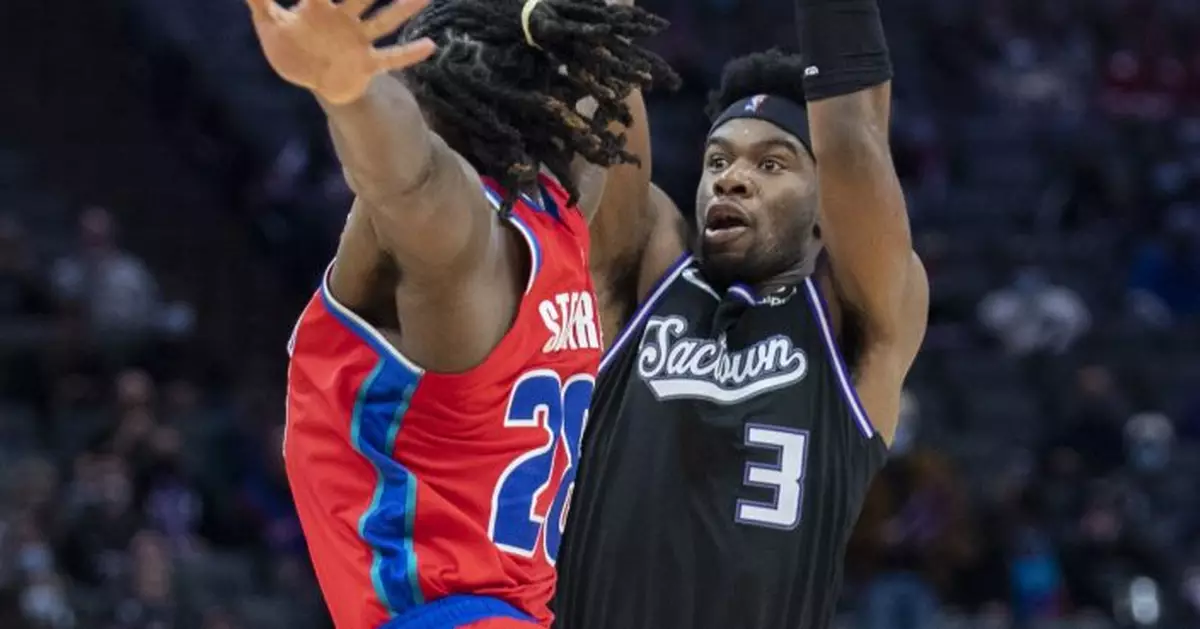 Kings guard Terence Davis out indefinitely with wrist injury