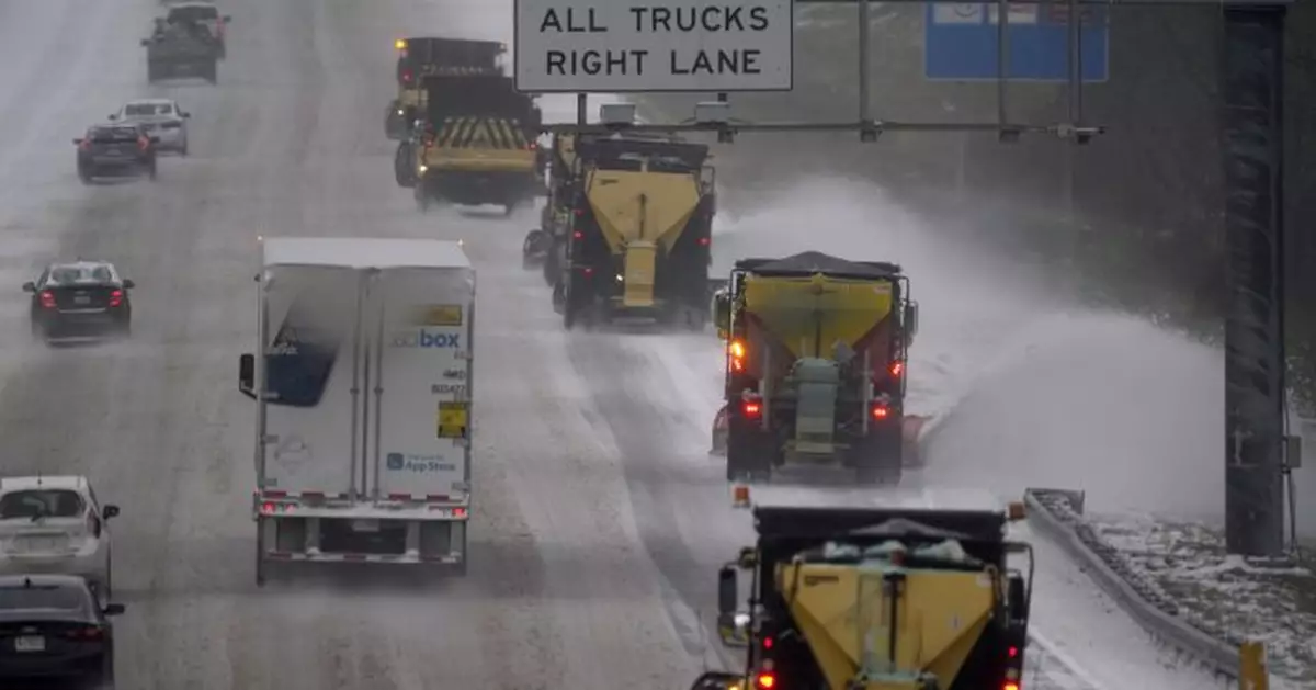 Snow, ice blasts through South with powerful winter storm