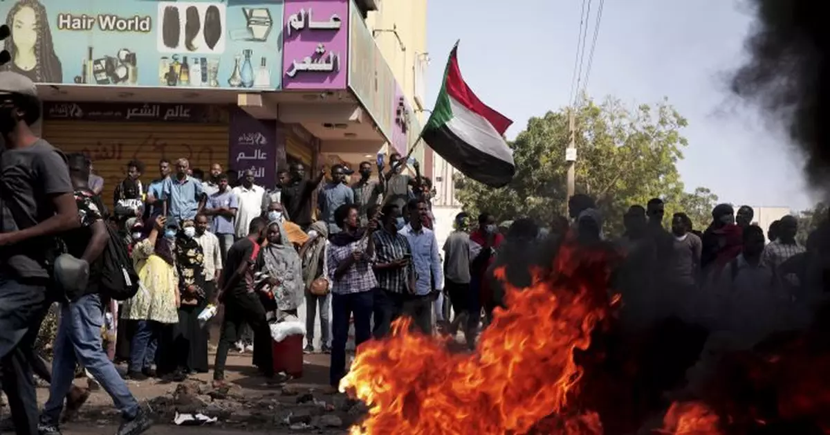 Sudanese take to the streets in new anti-coup protests