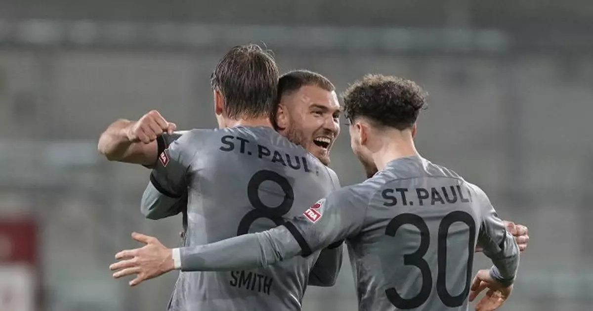 St. Pauli knocks defending champ Dortmund out of German Cup