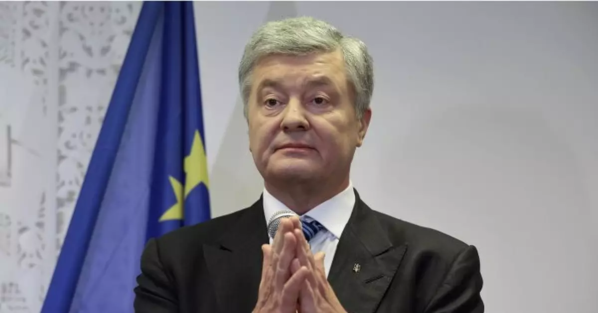 Ex-leader Poroshenko to go to Ukraine to face charges