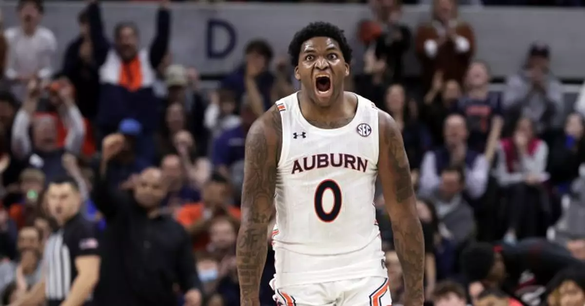 No. 2 Auburn routs Georgia 83-60 with 6 in double figures