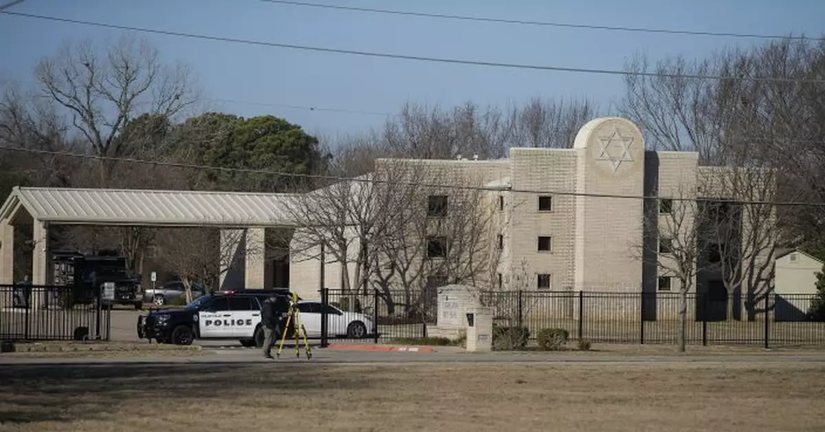 Support flows to &#039;changed&#039; Texas synagogue after standoff