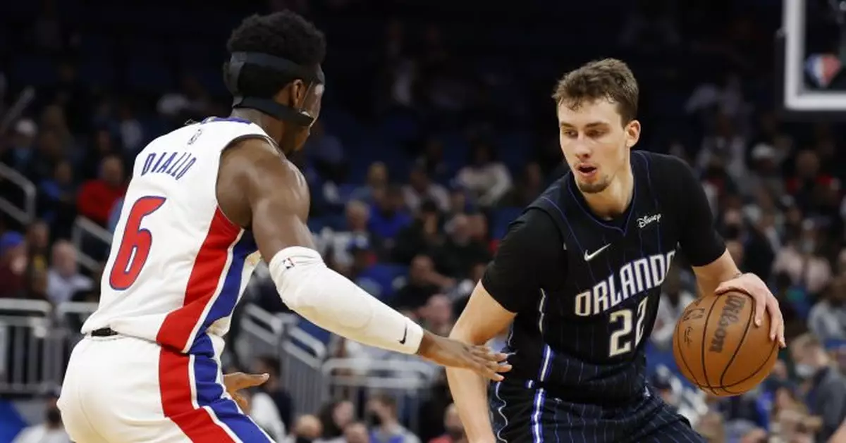 Wagner outplays Cunningham, lifts Magic past Pistons