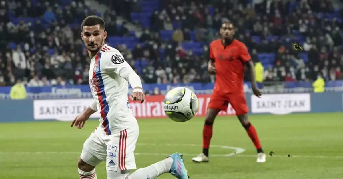 Defending champ Lille snaps 2-game losing streak, Lyon wins