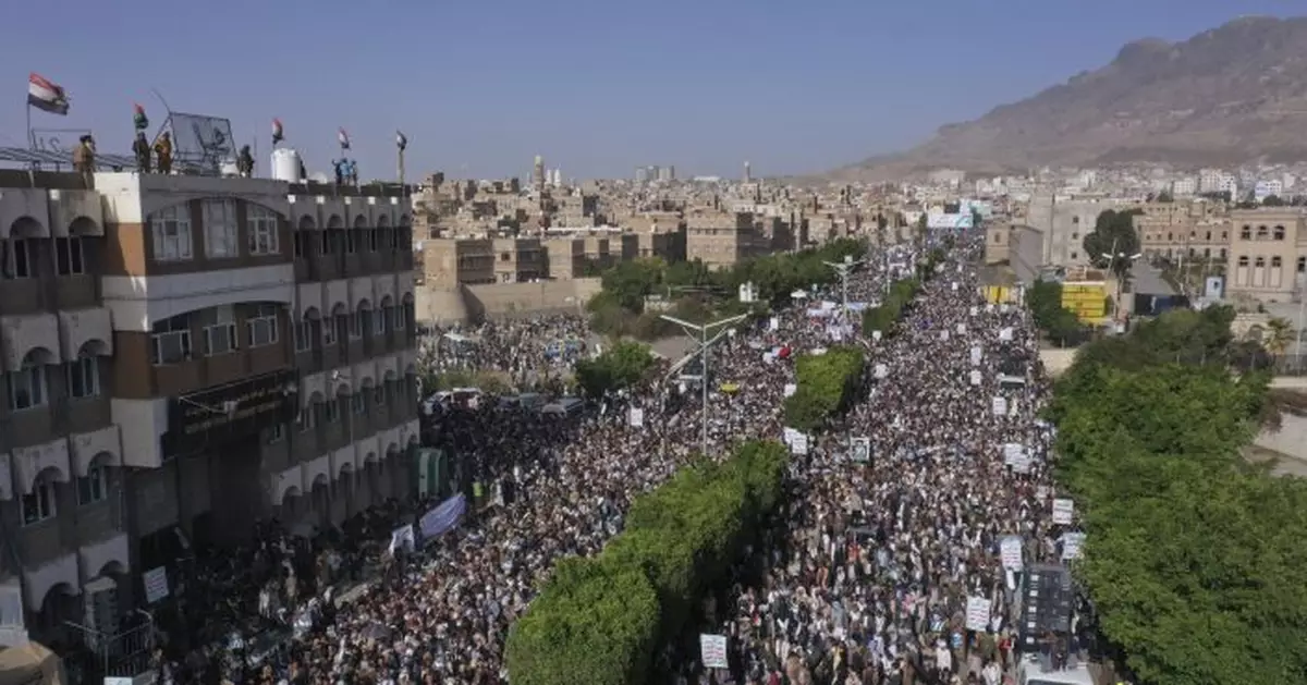 Gulf states plan Yemen talks without Houthi rebels present
