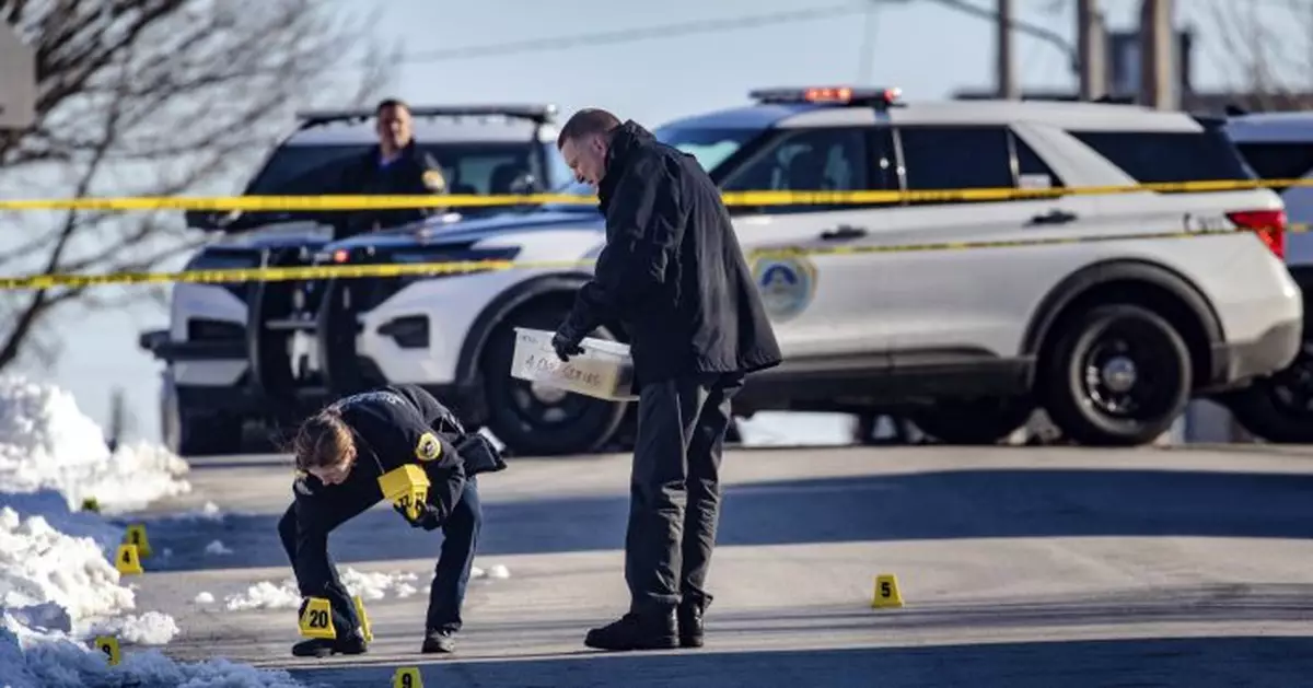 1 dead, 2 wounded in shooting outside Iowa high school