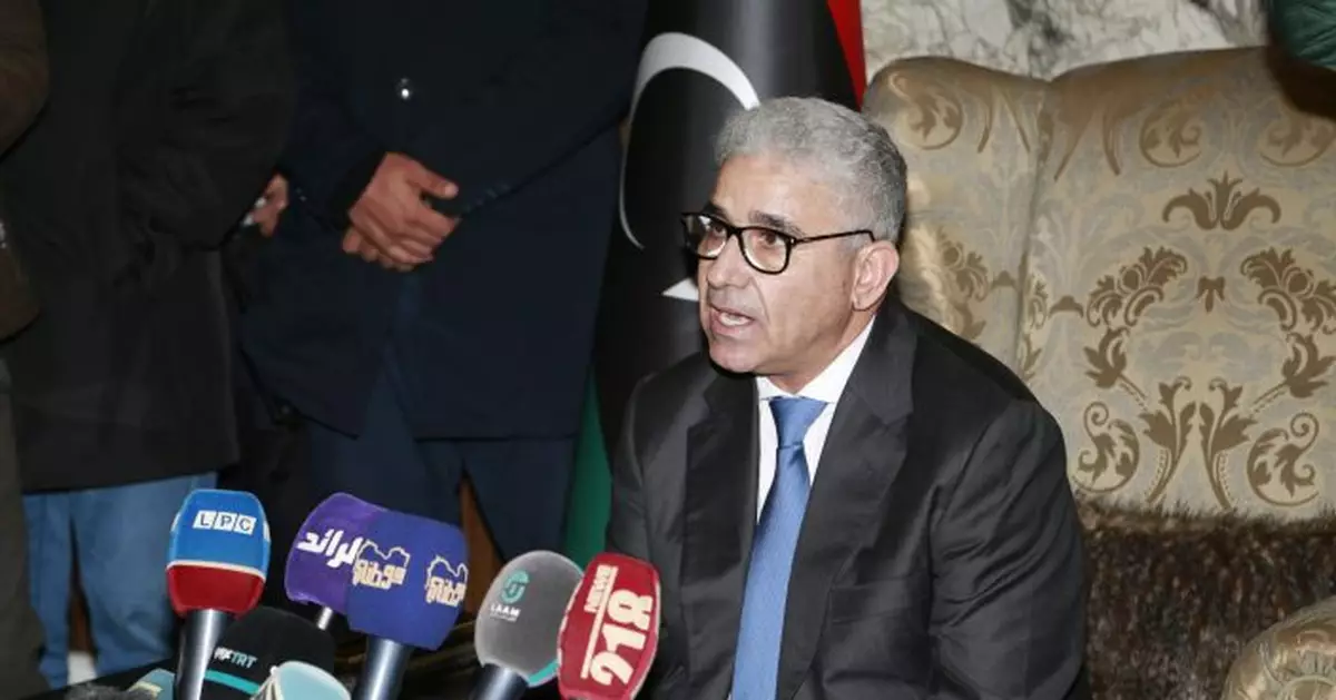 Libyan lawmakers approve new rival government