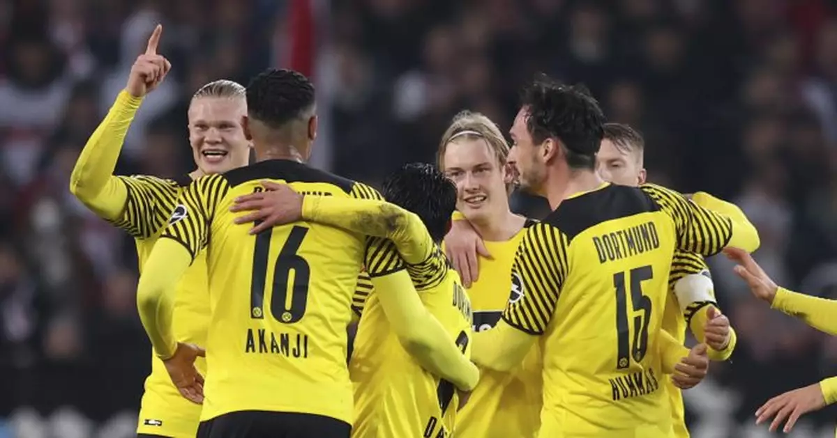 Brandt nets 2 as substitute, Dortmund beats Stuttgart 2-0