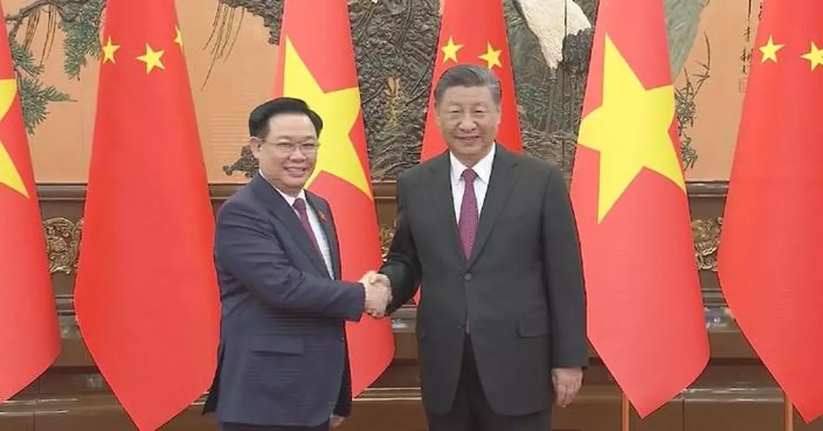 Xi meets chairman of Vietnamese National Assembly