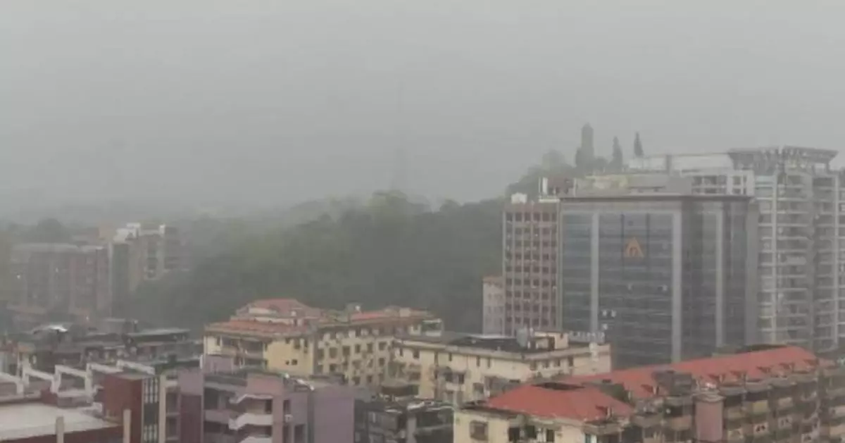 Heavy rain hits Guangdong, triggering emergency response