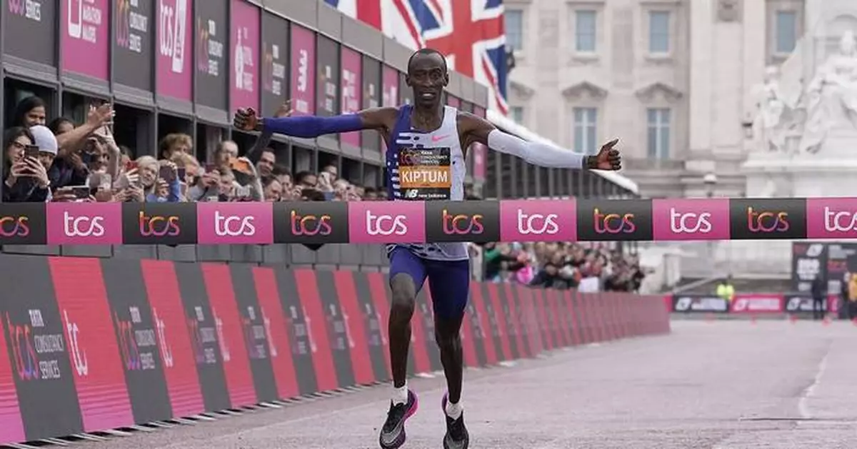 London Marathon pays tribute to last year's winner Kelvin Kiptum, who died in car crash