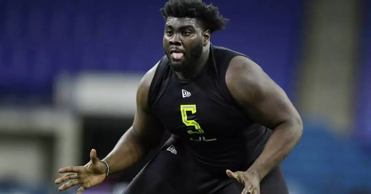 Former Jets offensive tackle Mekhi Becton agrees to 1-year deal with Eagles, agent says