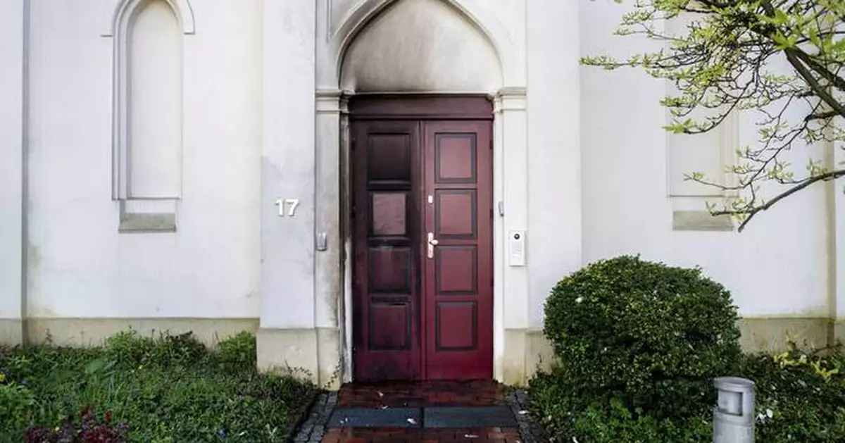 Incendiary device thrown at German synagogue door, but damage minor and no injuries