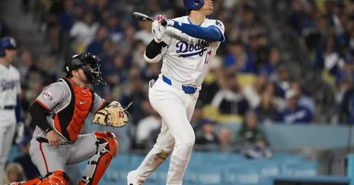 Shohei Ohtani hits first home run for Dodgers, who beat Giants 5-4 for 3-game sweep