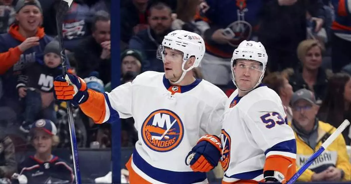 Dobson scores go-ahead goal, Islanders beat Blue Jackets 4-2 to keep playoff hopes alive