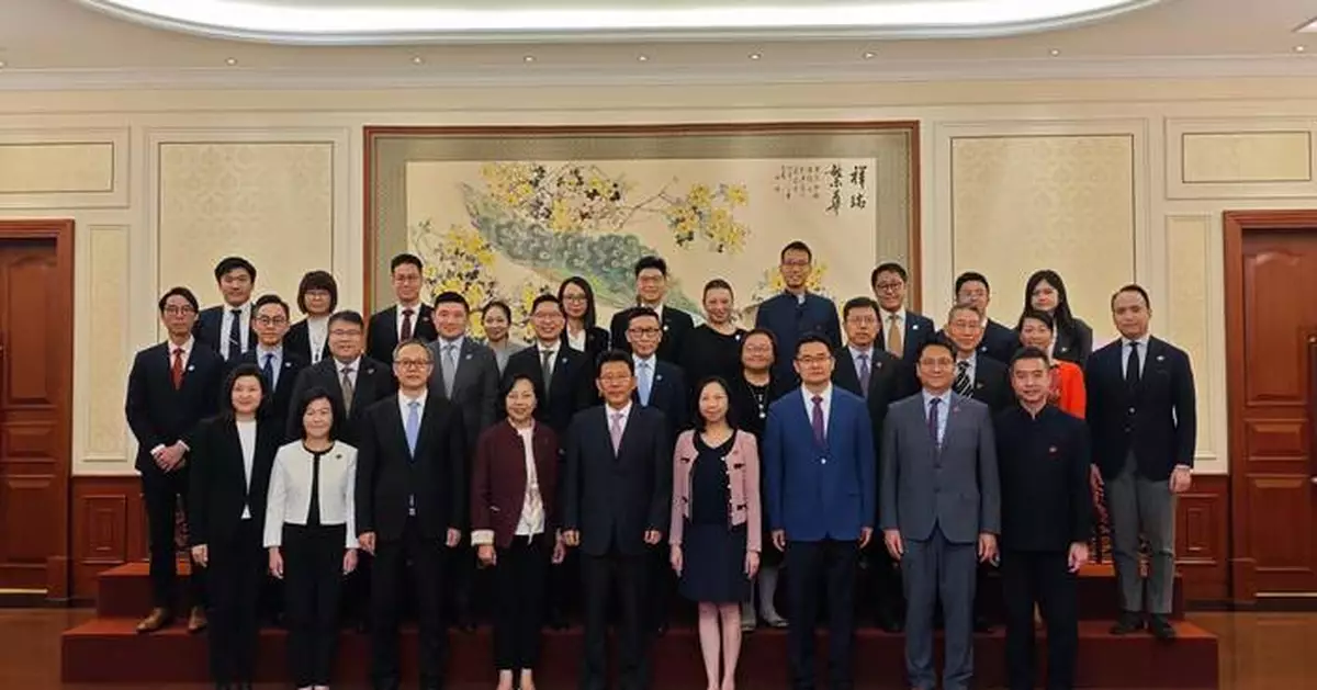 HKSAR Government District Officers continue study programme on district governance