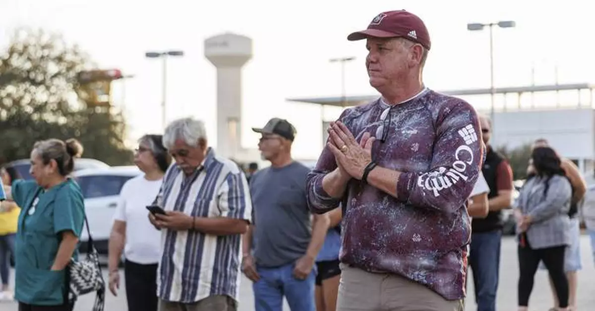 Uvalde mayor resigns citing health issues in wake of controversial report on 2022 school shooting