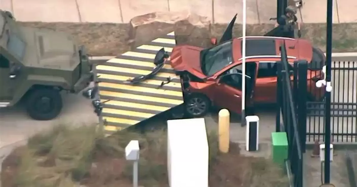 Navy veteran accused of ramming vehicle into barrier at front gate of FBI Atlanta office