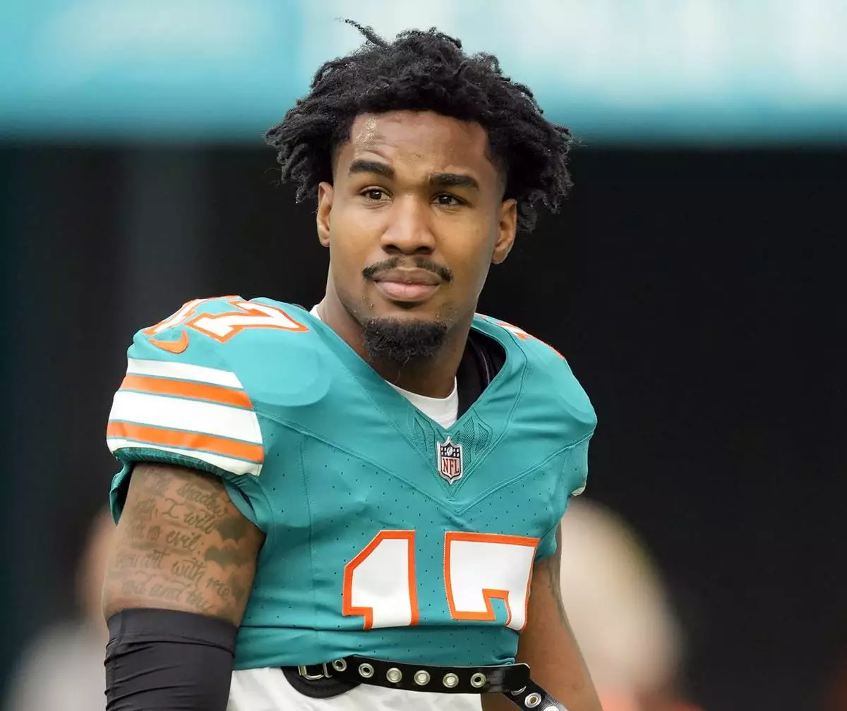 Dolphins agree to 3year, 84.75 million contract extension with WR