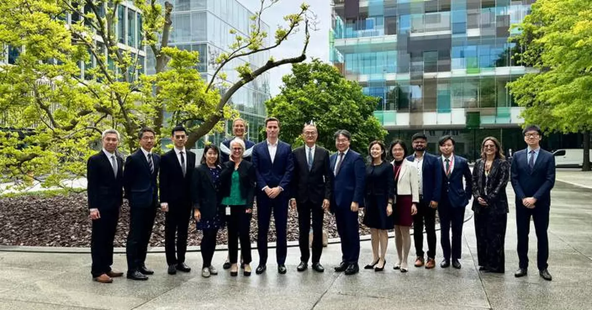 Secretary for Health commences visit to Switzerland to introduce health and medical innovation initiatives in Hong Kong