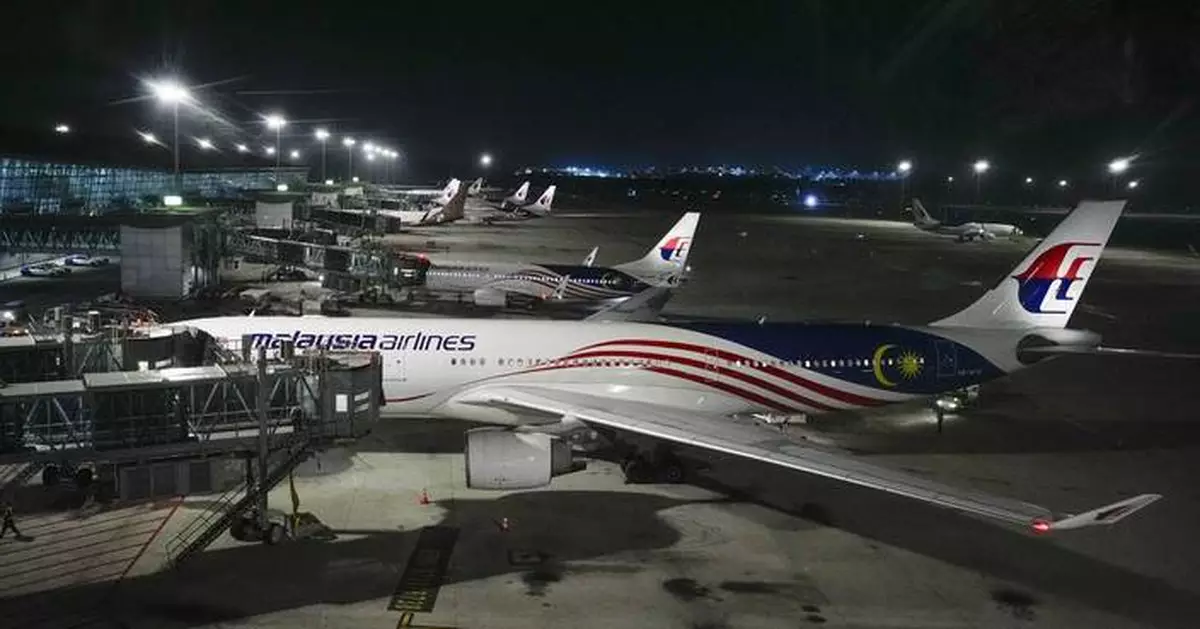Malaysia Airlines flight to Bangkok makes a U-turn due to a pressurization issue
