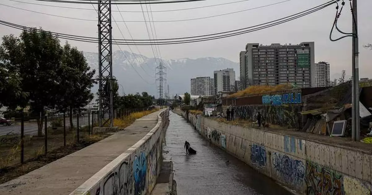 Chileans confront a homelessness crisis, a first for one of South America's richest countries