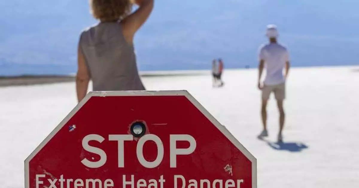 Tourists still flock to Death Valley amid searing US heat wave blamed for several deaths