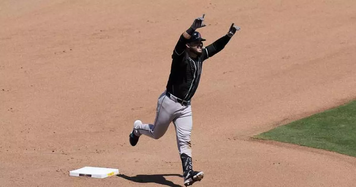 Eugenio Suárez homers, doubles and has 5 RBIs in the Diamondbacks' 9-1 victory over the Padres