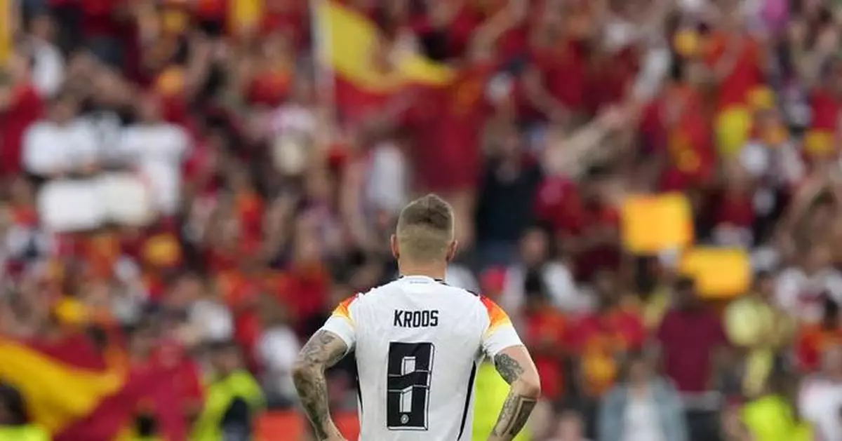 "Over and out." Germany great Toni Kroos pens emotional farewell post to soccer