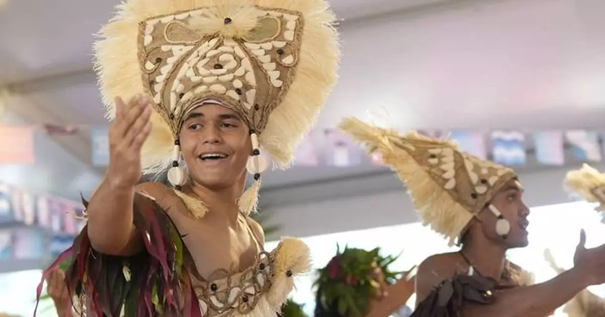 Singing, ceremonies and straw hats: Olympics opening ceremony in Tahiti centers Polynesian culture