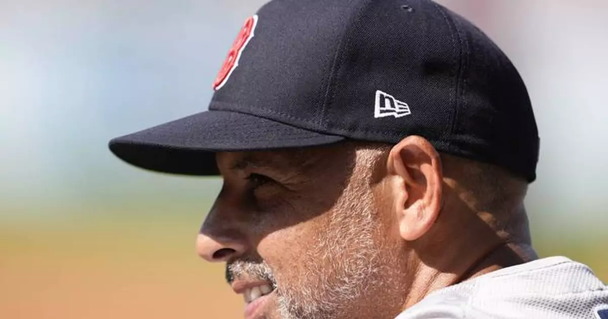 Red Sox manager Alex Cora agrees to 3-year contract extension