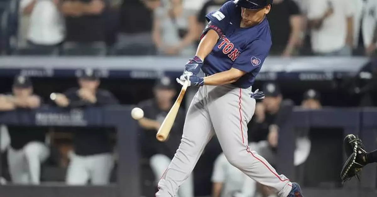 Red Sox stun Yankees 5-3 on 2-run homers by Yoshida in the 9th and Rafaela in the 10th