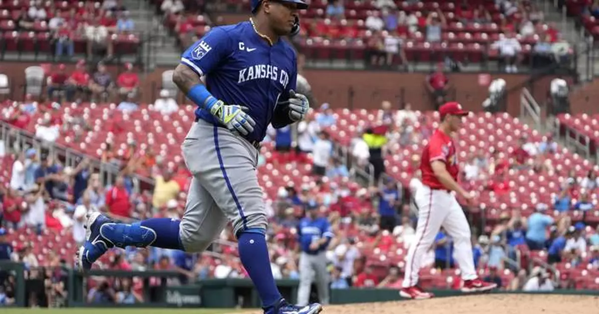 Perez homers in both games of doubleheader, Royals sweep Cardinals with 6-4 and 8-5 victories