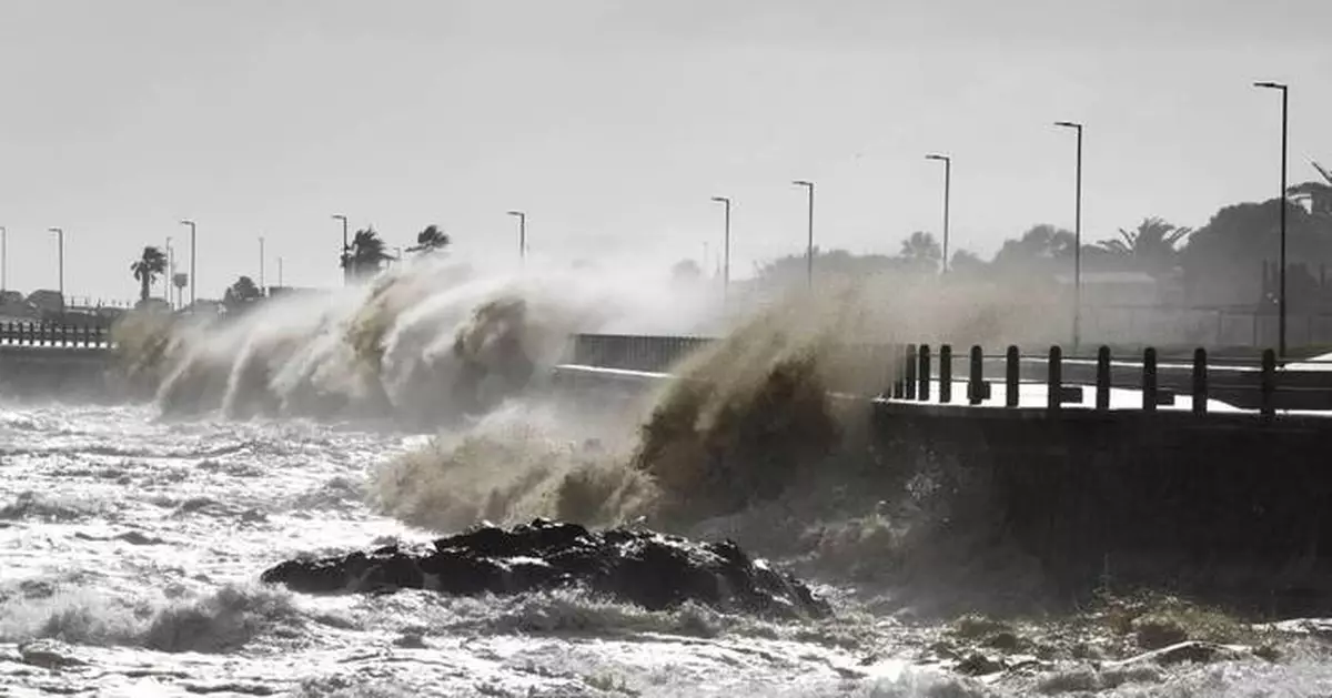 Nearly 1,000 homes in Cape Town destroyed by storms as city braces for a week of bad weather