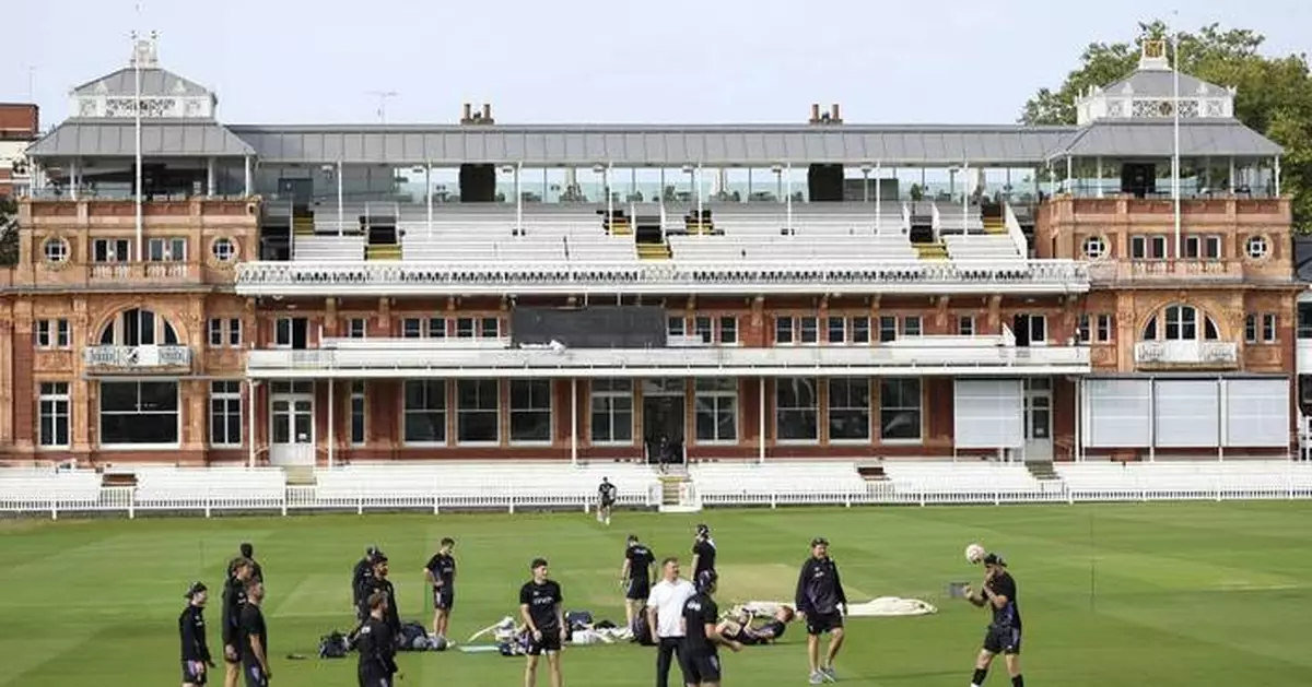 Joe Root hits 33rd test century for England with 143 to punish Sri Lanka in second test at Lord's