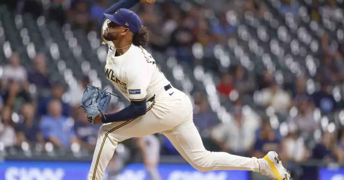 Peralta pitches 6 scoreless innings, Contreras homers as Brewers beat Giants 5-3