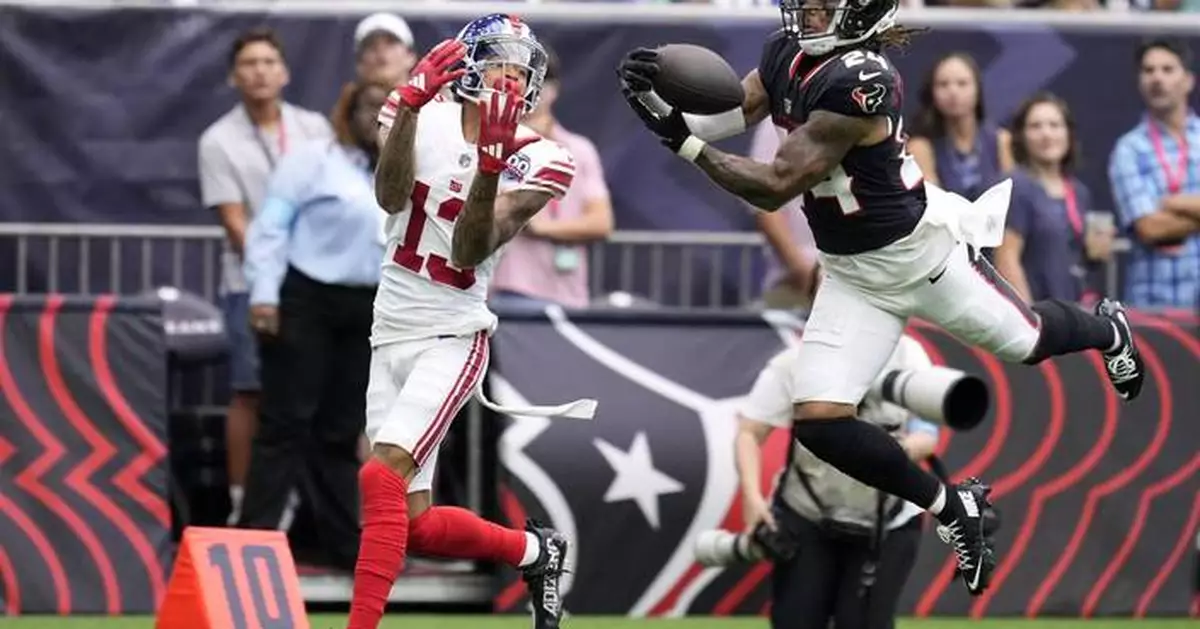 Daniel Jones picked off twice in 1st game since ACL injury as Giants fall to Texans 28-10