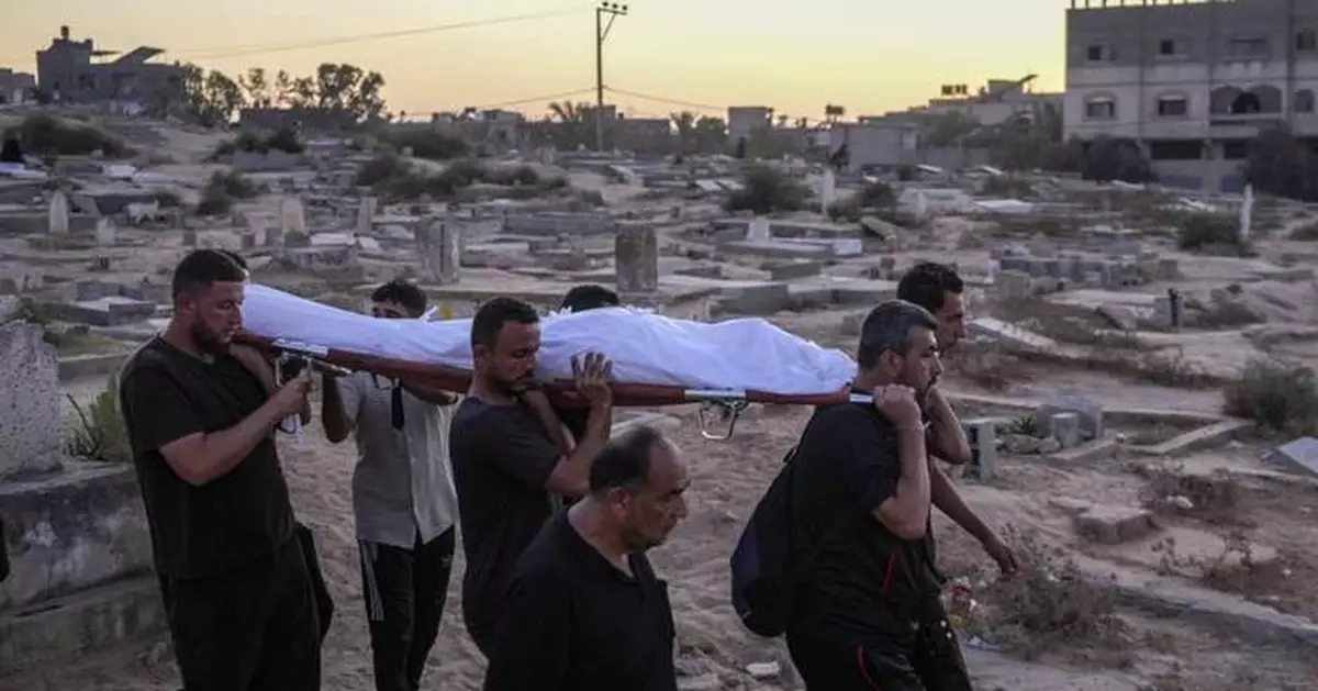 As Gaza death toll passes 40,000, corpses are buried in yards, streets, tiered graves