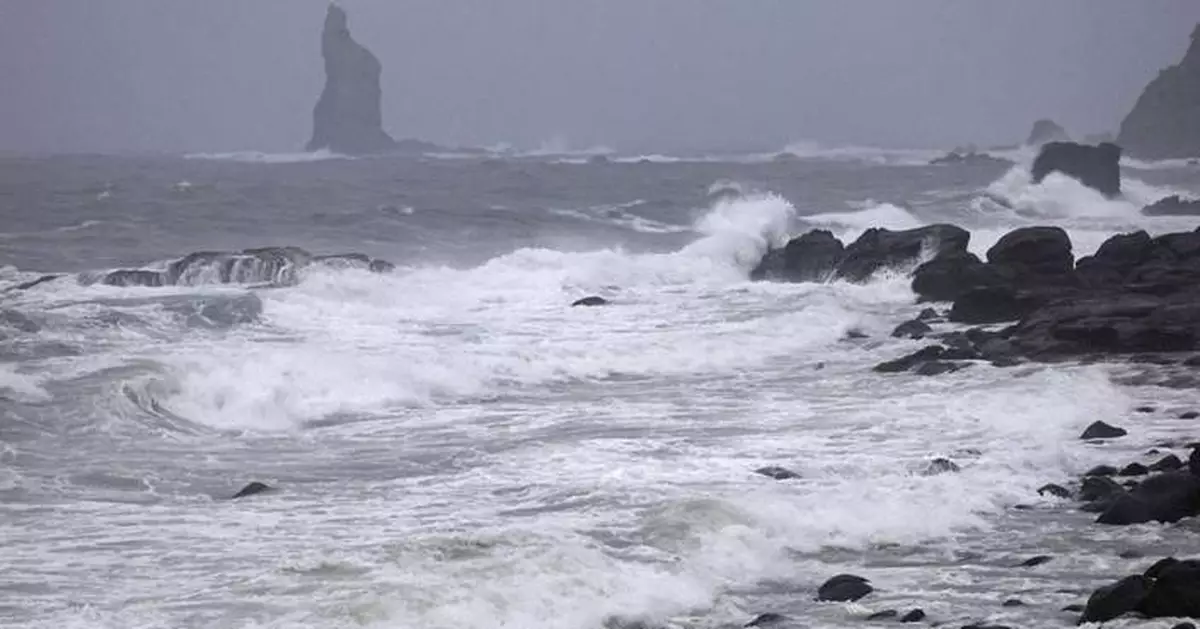 Typhoon Shanshan begins dumping rain on parts of Japan, leaving 1 dead and several injured