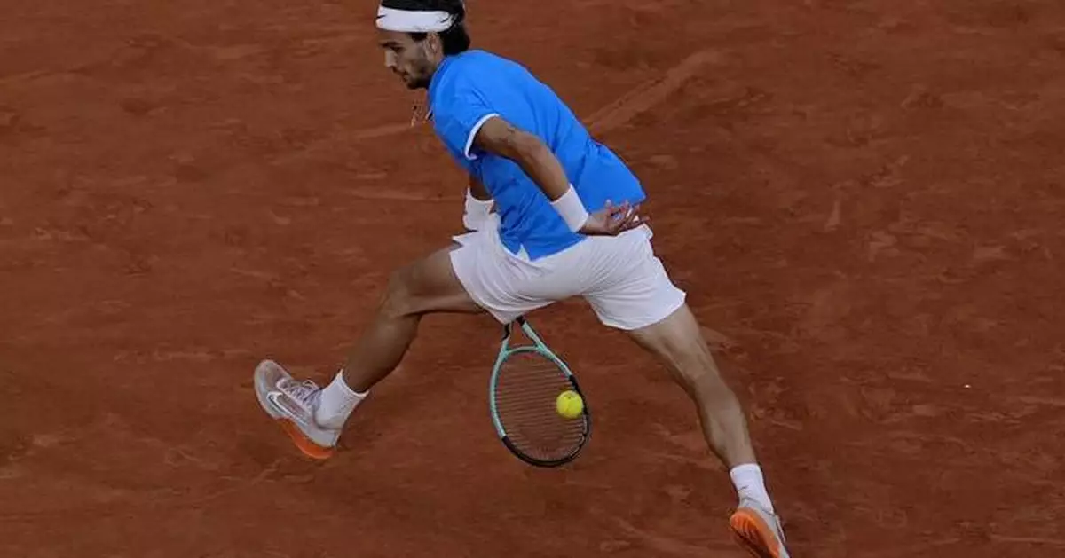 Olympic tennis: Lorenzo Musetti of Italy beats Felix Auger-Aliassime for the men's singles bronze