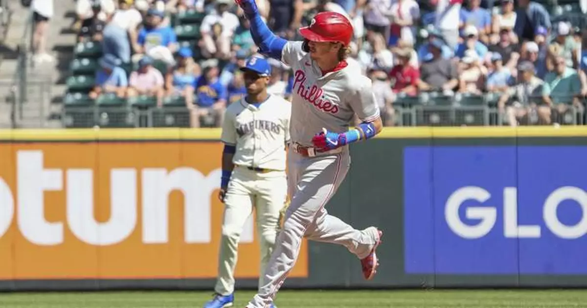 Wheeler's strong start snaps Phillies' losing streak with 6-0 win against Mariners