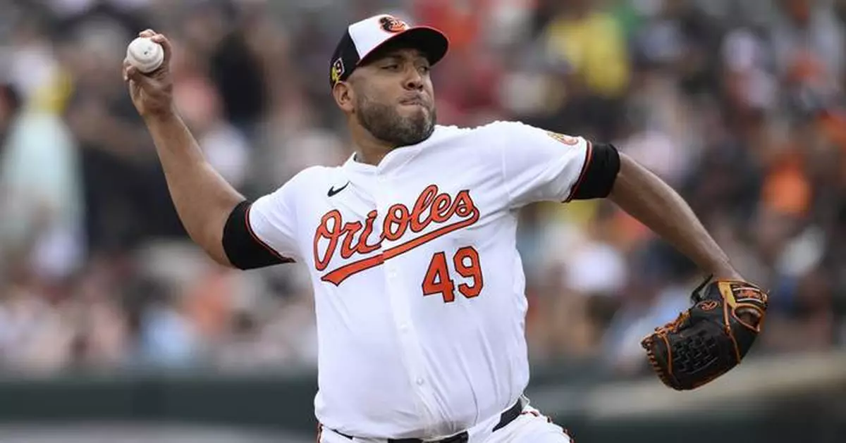 Suárez delivers again for the Orioles, who earn a split with a 4-2 victory over Boston